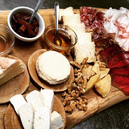 Carro Agriturismo Di Charme E Ristorante Stallato Il Filo Di Paglia מראה חיצוני תמונה