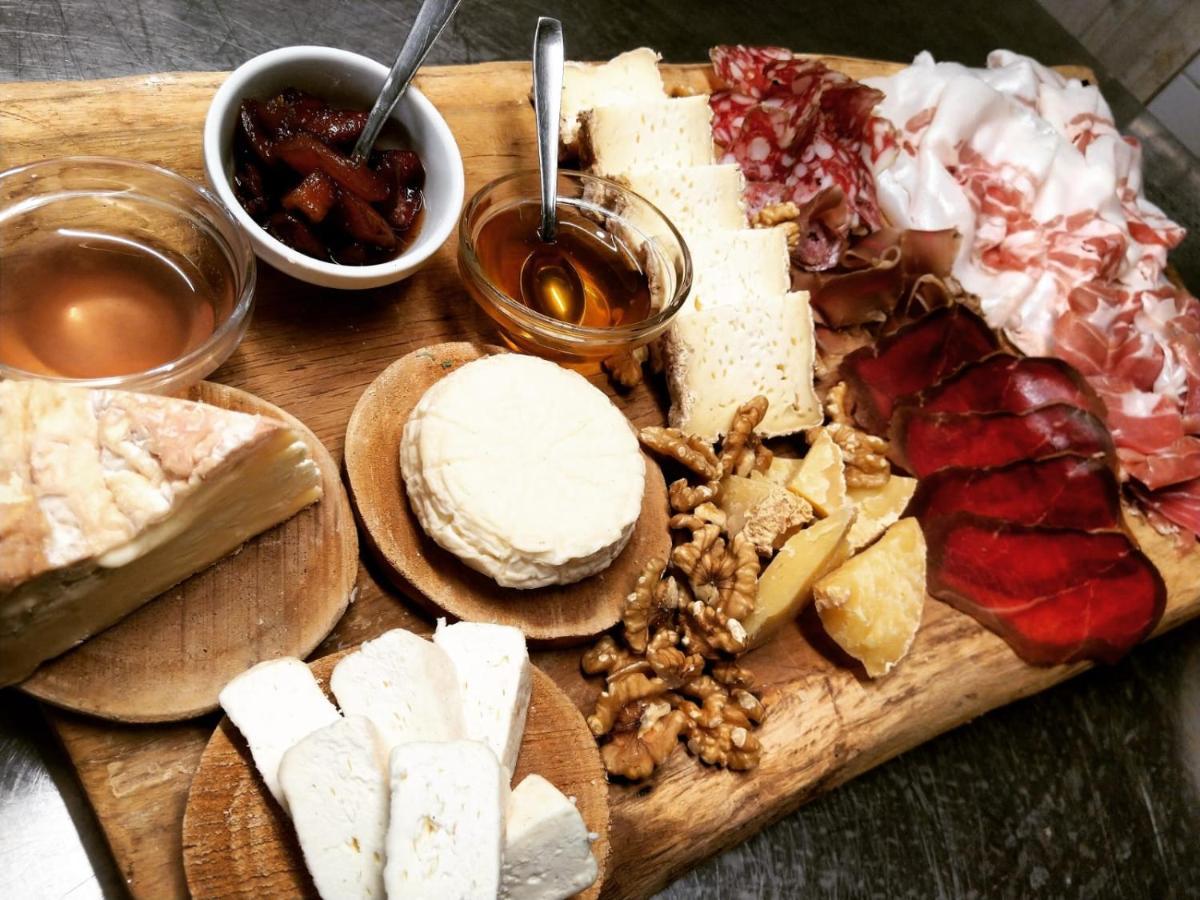 Carro Agriturismo Di Charme E Ristorante Stallato Il Filo Di Paglia מראה חיצוני תמונה