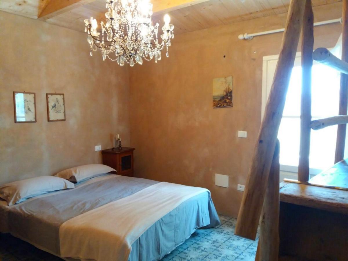 Carro Agriturismo Di Charme E Ristorante Stallato Il Filo Di Paglia מראה חיצוני תמונה